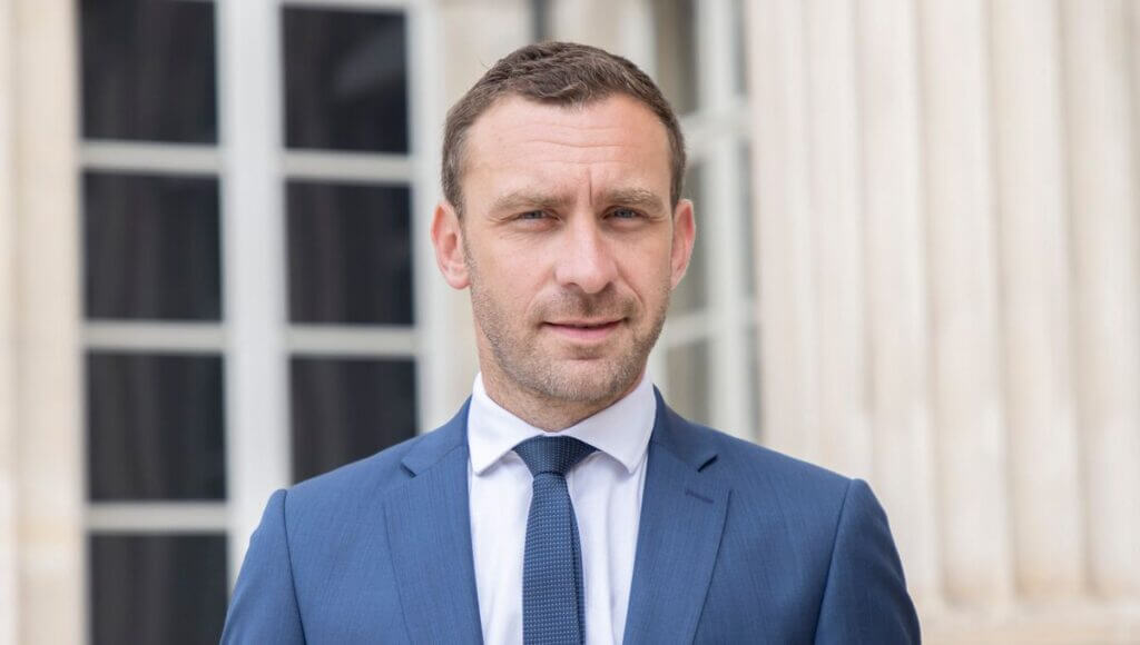 Qui est Julien Dive ?