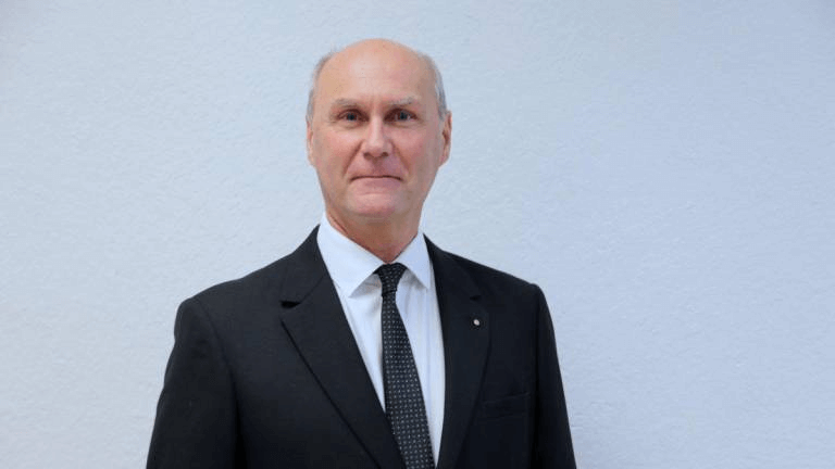 Qui est André Guiol ?