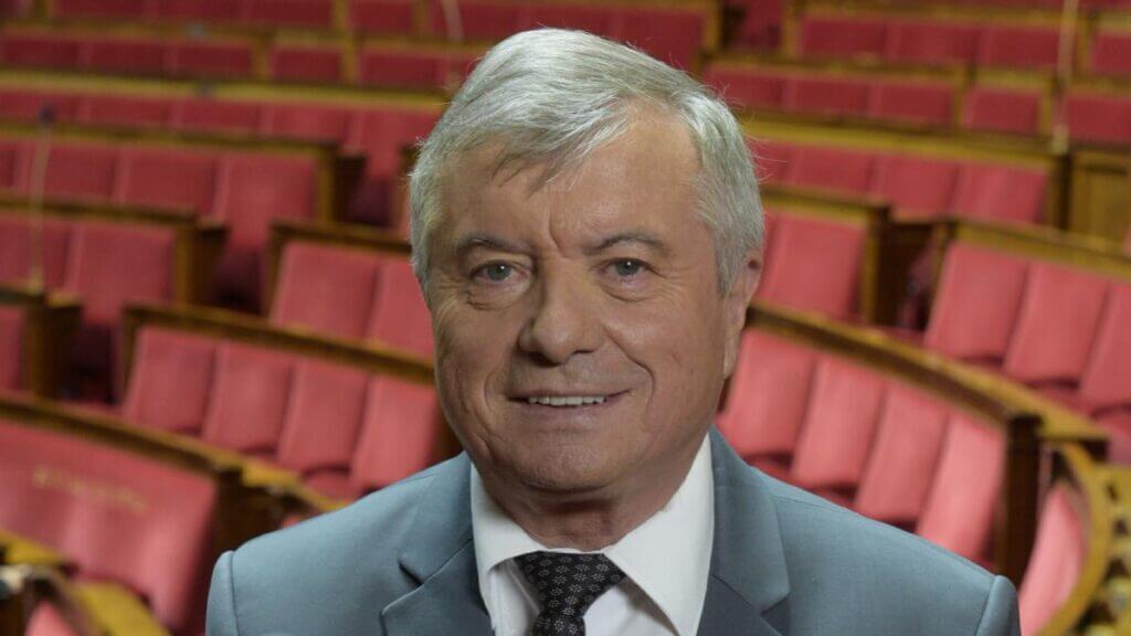 Qui est Guy Bricout ?