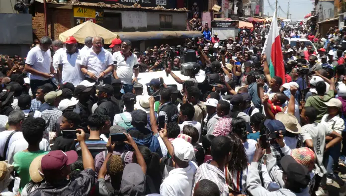 Vers une renaissance politique: le collectif des candidats cherche un second souffle