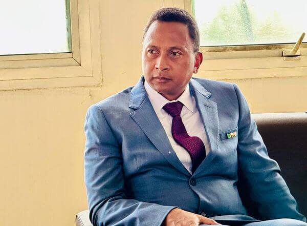 Augustin Andriamananoro, candidat à parité après sa démission ministérielle