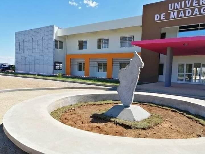 Une nouvelle ère pour l’éducation à Madagascar : L’inauguration de l’université de Fénérive-Est