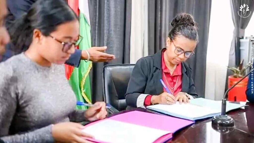 La signature du Protocole d’Accord entre le Ministère de la Santé Publique et les représentants des internes : une étape décisive pour l’avenir de la formation médicale à Madagascar