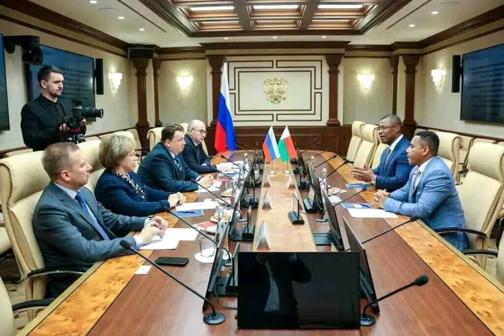 Rencontre diplomatique majeure entre la Russie et Madagascar : une nouvelle ère de coopération parlementaire et économique