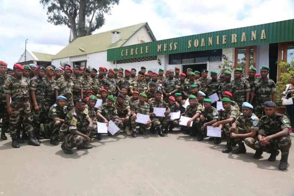 Remise de certificats aux militaires et gendarmes : une nouvelle étape pour les Forces armées malgaches