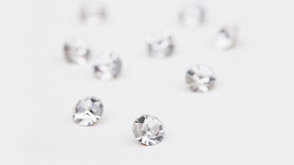L’UE restreint le commerce des diamants russes en réponse à l’invasion de l’Ukraine