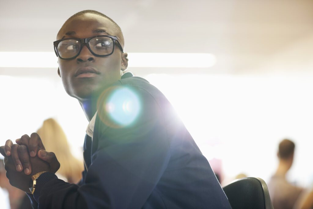 Interdiction des bizutages et contrôle des manifestations pour prévenir les affrontements étudiants