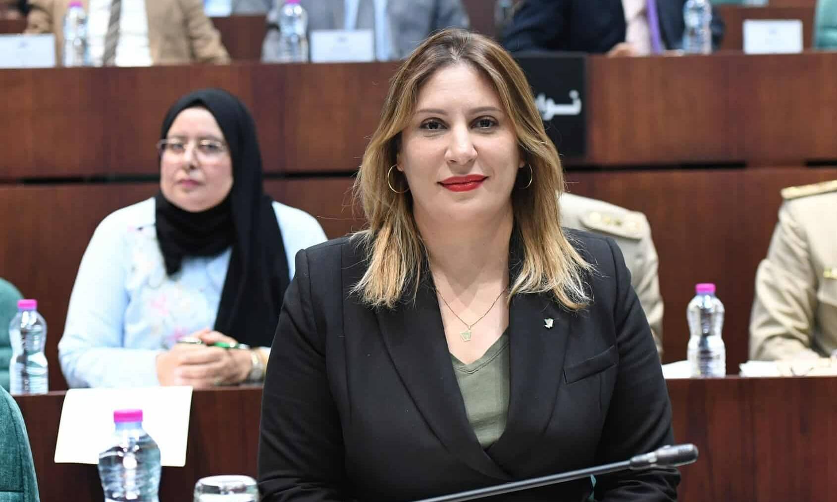 Qui est Nadjiba Djilali, la femme politique ?