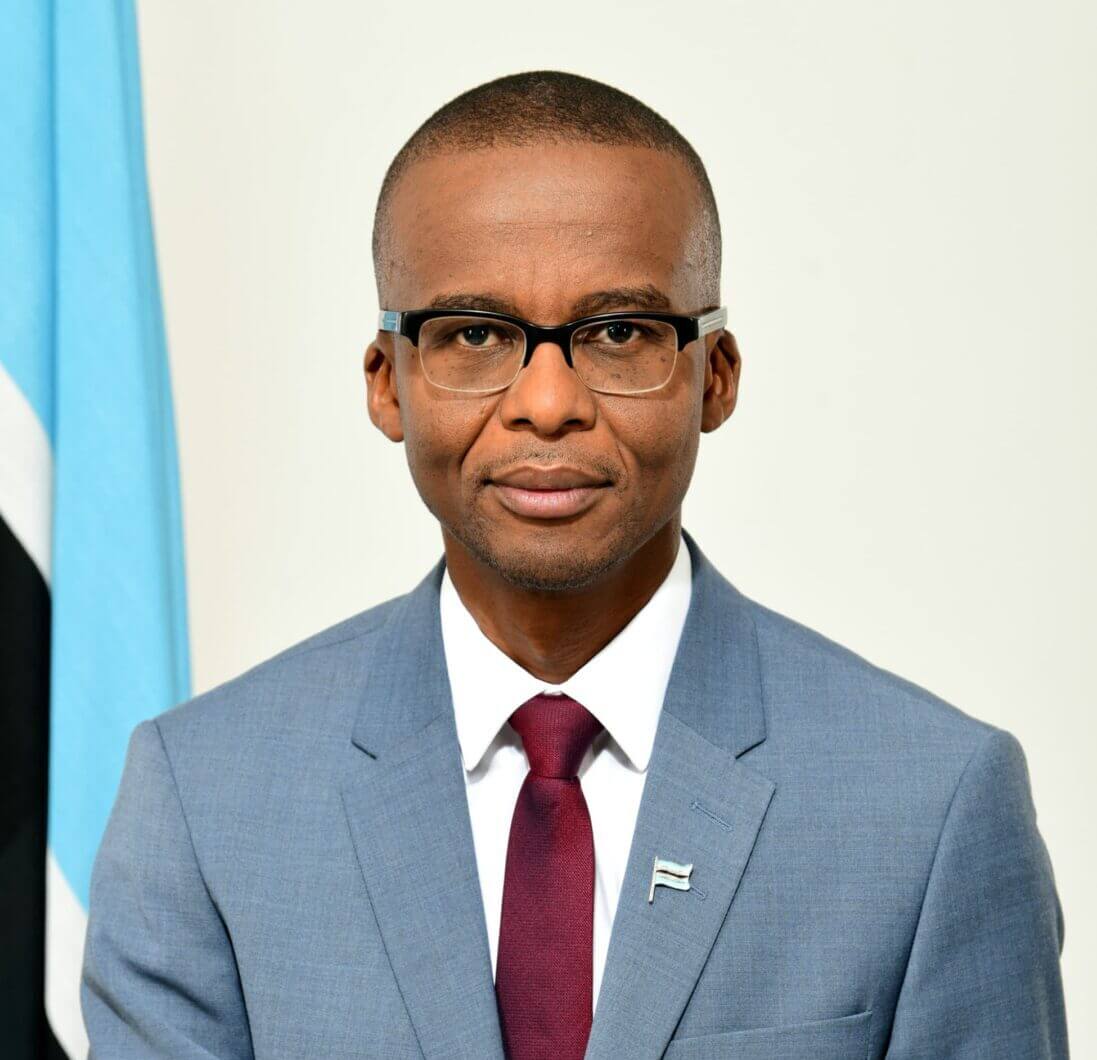 Qui est Ndaba Gaolathe, l’homme politique ?