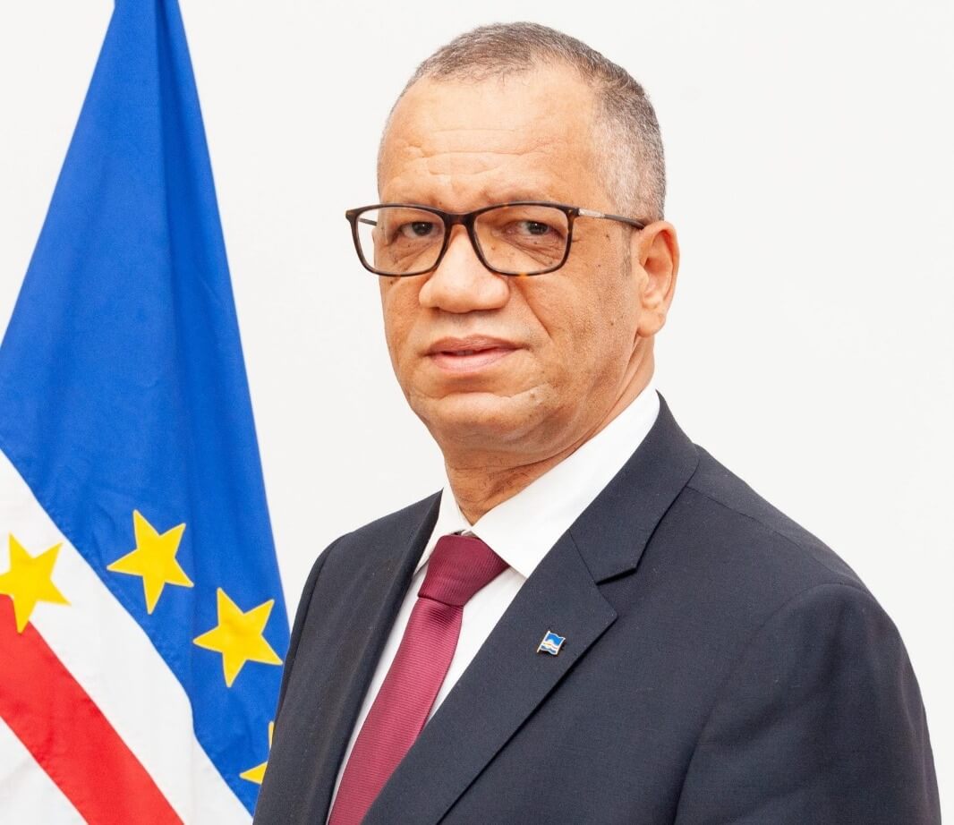 Qui est Alexandre Monteiro, l’homme politique ?