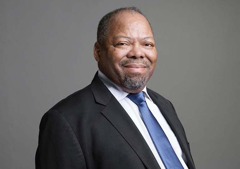 Qui est Tambo Gina ?