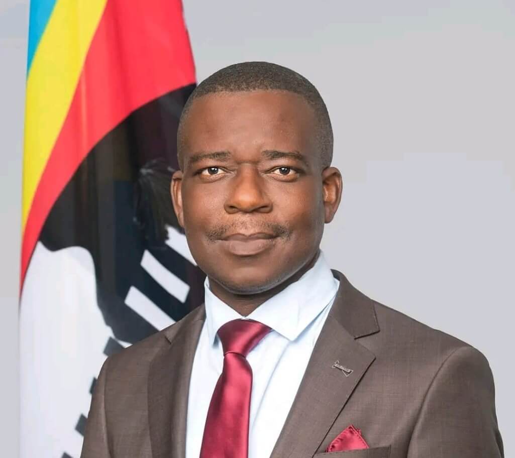 Qui est Bongani Nzima ?