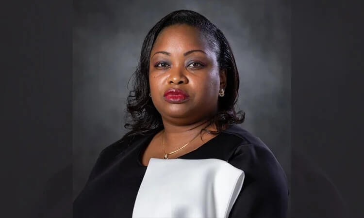 Qui est Camélia Ntoutoume ?