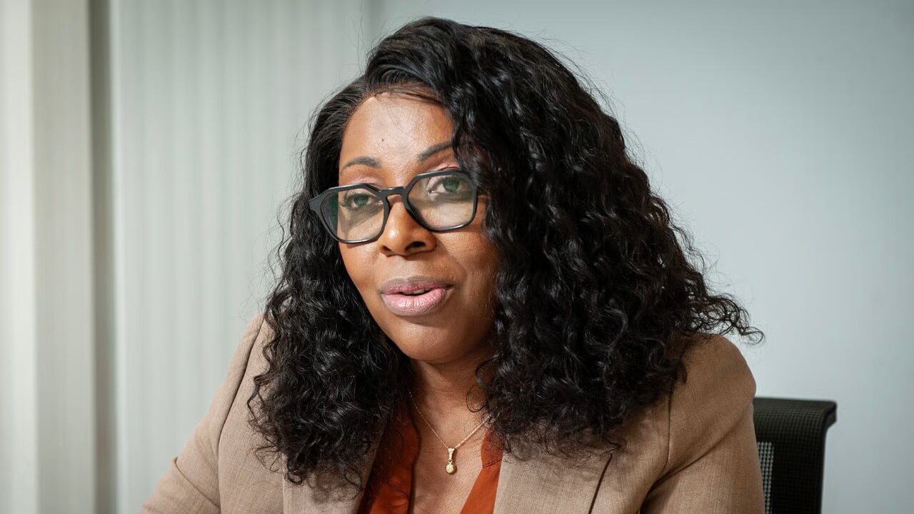 Qui est Laurence Ndong ?