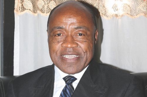 Qui est Bidoung Mkpatt ?