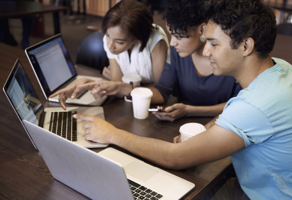 Axian ouvre le premier campus 42 en Afrique à Antananarivo, Madagascar