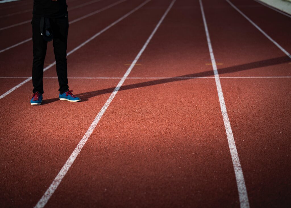 Allison Stokke : de l’athlétisme aux insultes en ligne.